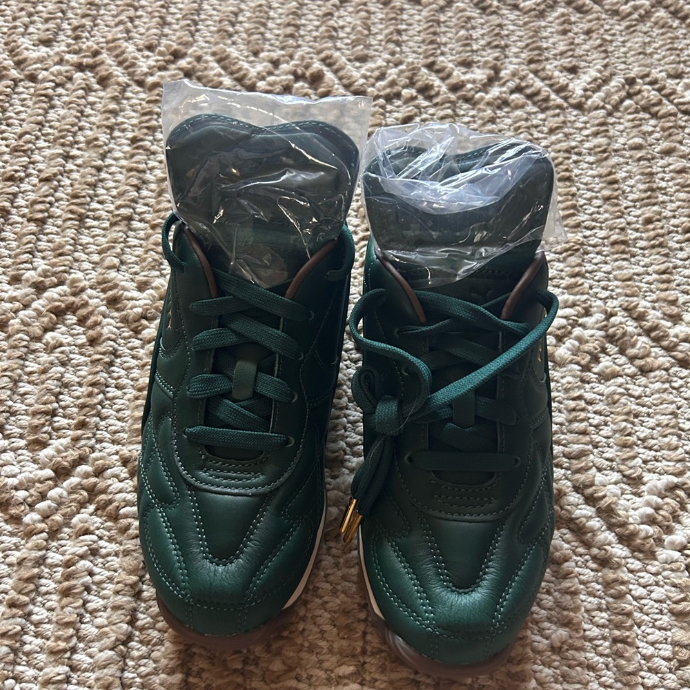 FENTY X AVANTI L 'DARK MYRTLE' size 3